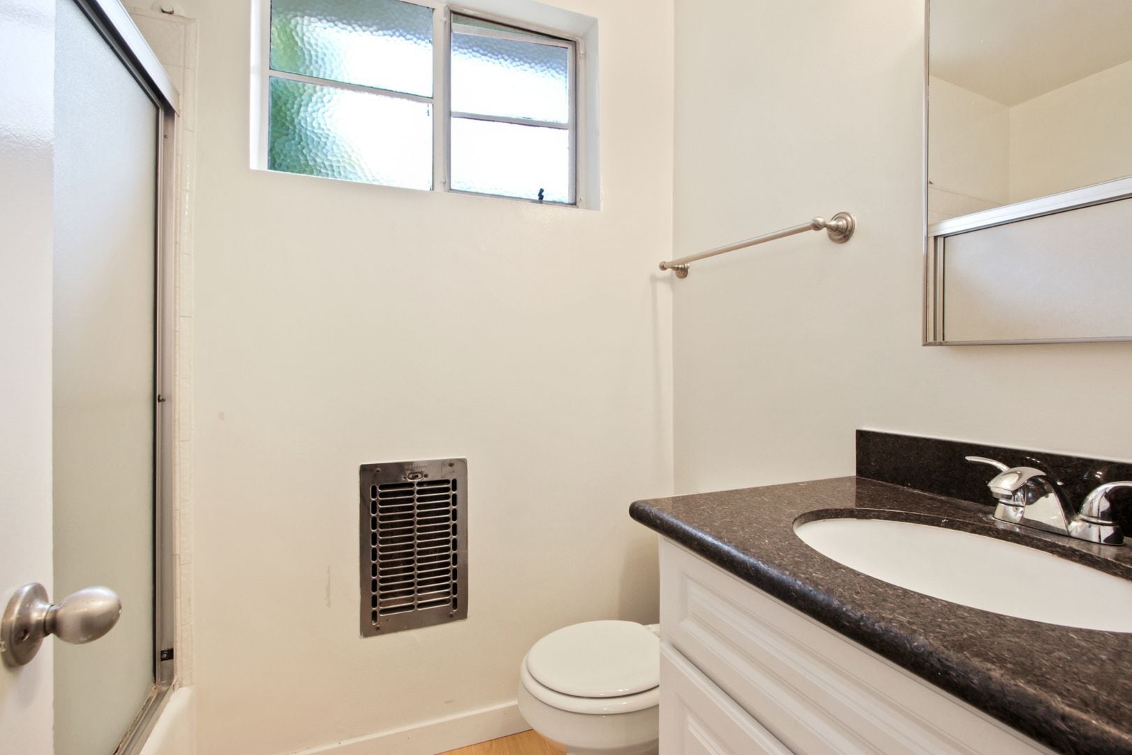 Building Photo - 10908 SM Blvd, prime Westwood, near transit