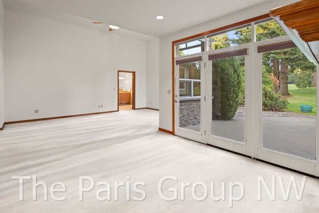 Building Photo - Gorgeous 3,400sf Golf Course Craftsman on Sahalee Country Club’s 7th Green