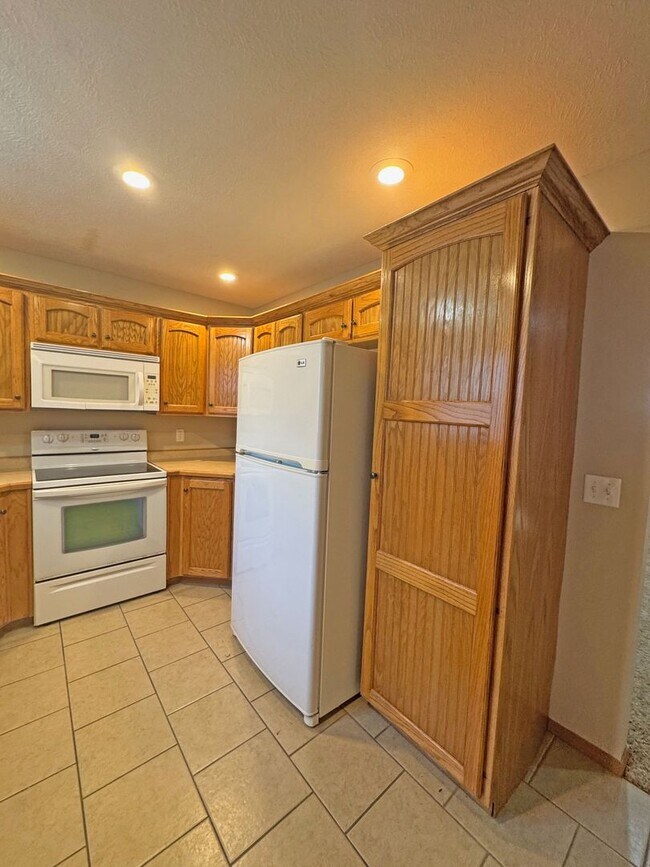 Building Photo - Watermill Cir Duplex