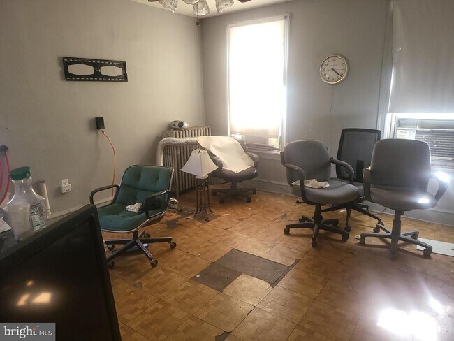 Building Photo - 5700 Delancey St