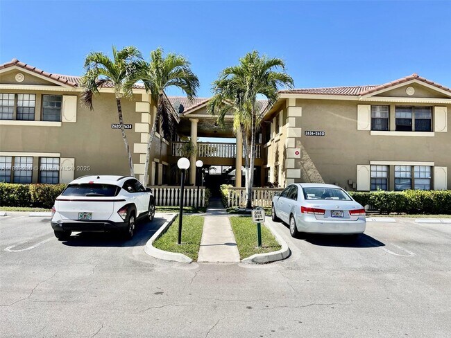 Building Photo - 2624 Riverside Dr