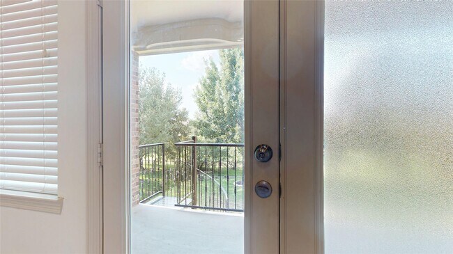 Building Photo - 18814 Cove Vista Ln