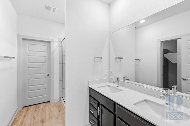 Building Photo - 8129 Linnie Ln