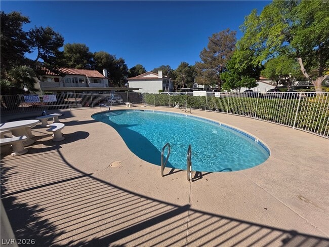 Building Photo - 2724 Otter Creek Ct