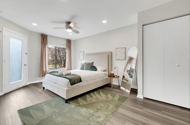 Building Photo - 379 Sandhurst Cir