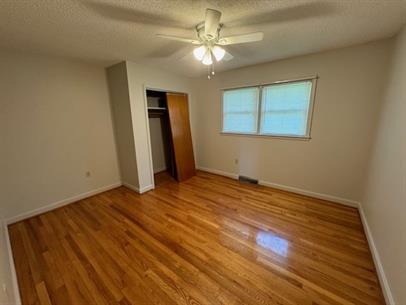 Building Photo - 3 bed, 1.5 bath between Seneca and Oakway