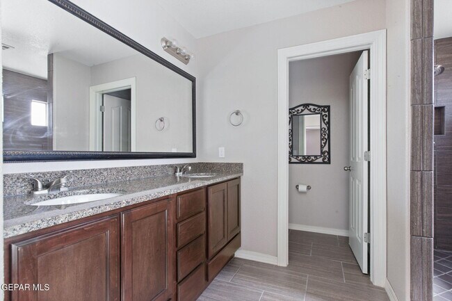 Building Photo - 7129 Long Meadow Dr