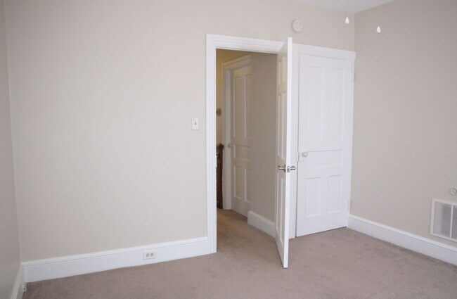 Building Photo - 418-420 Market Street