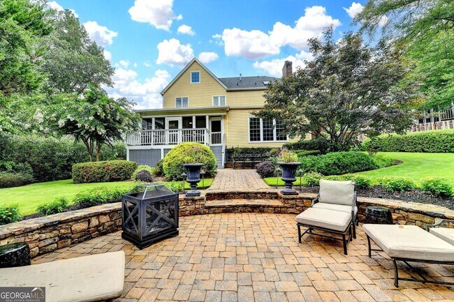 Building Photo - 2611 Briers N Dr