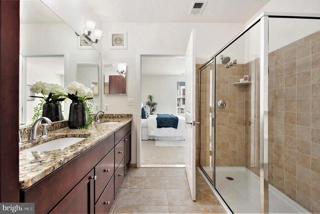 Building Photo - 600 S 24th St