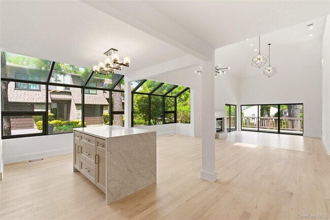 Building Photo - 67 Short Way