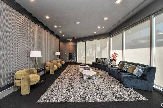 Building Photo - 1600 Post Oak Blvd