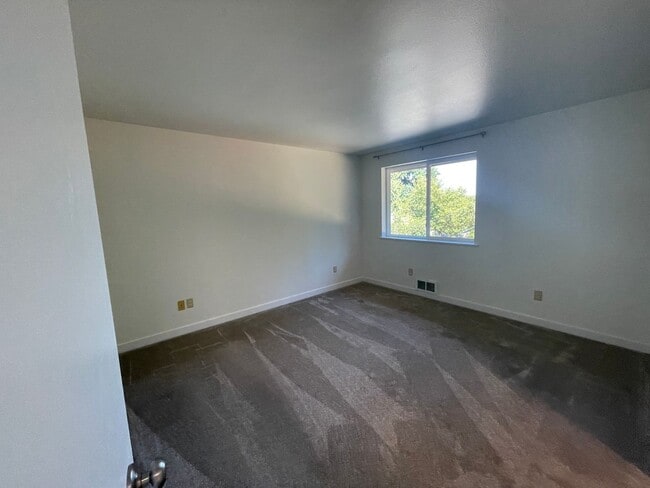 Building Photo - Beautiful Country Setting-2 Bedroom Home