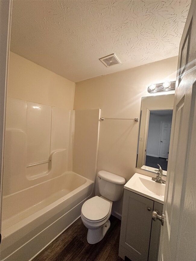 Building Photo - 1225 N Lee Dr