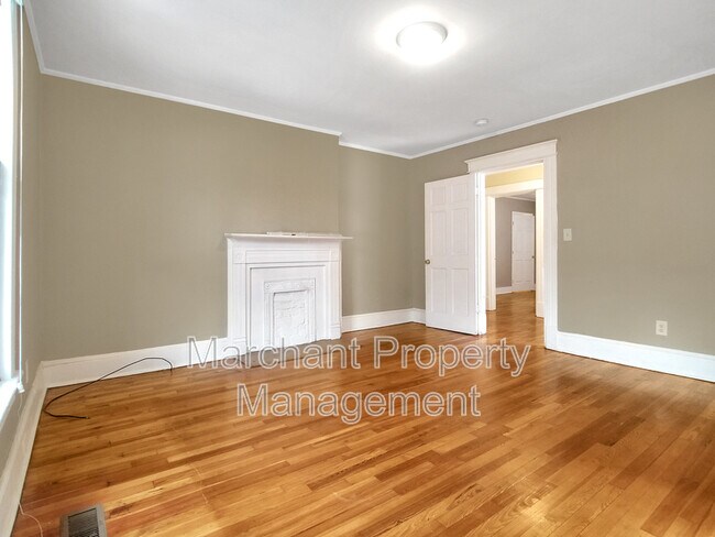 Building Photo - 522 Perry Ave