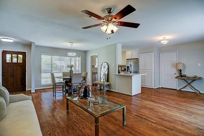 Building Photo - 10050 Haddington Dr