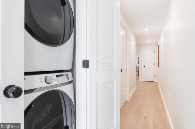 Building Photo - 1948 3rd St NE