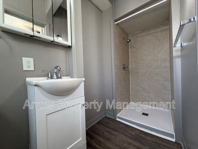 Building Photo - 1215 Peach St