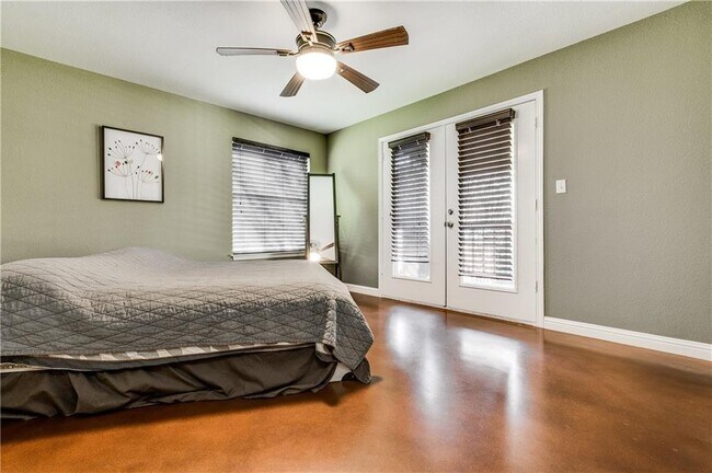 Building Photo - 1302 River Ridge Dr