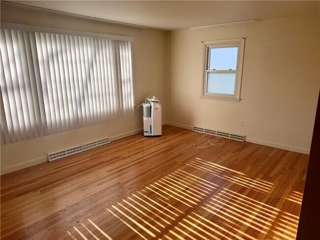 Building Photo - 3 Wood Rd