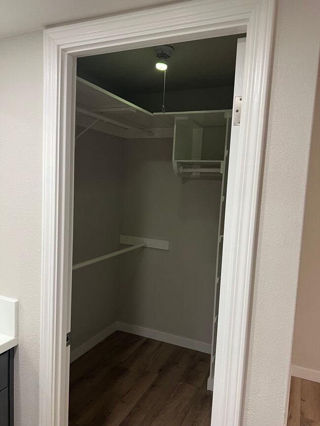 Building Photo - 10034 Via La Cantera