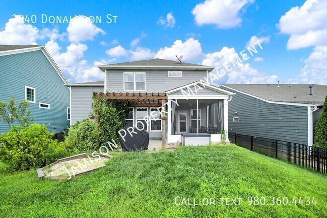 Building Photo - 2040 Donaldson St