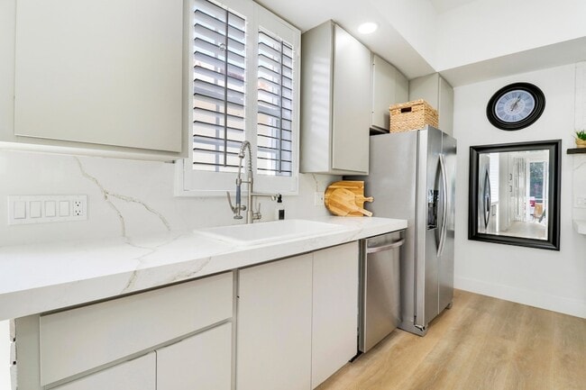 Building Photo - 387 Kelsey Park Dr