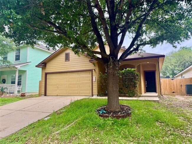 Building Photo - 2110 Charlotte Estates Dr
