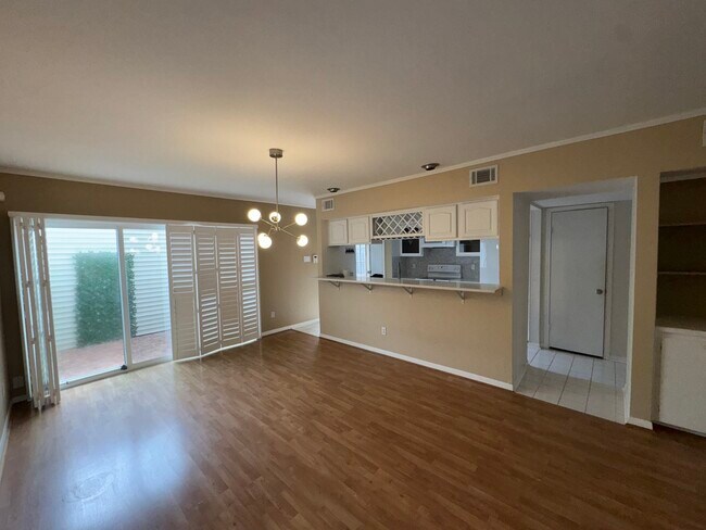 Building Photo - 1970 Augusta Dr