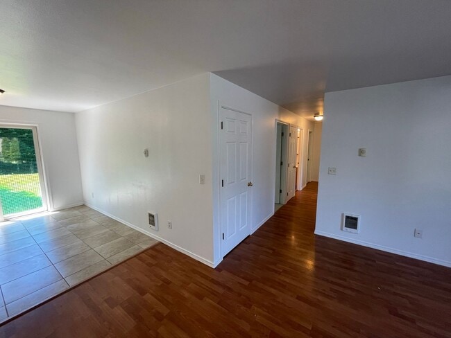 Building Photo - 2415 Forest Park Ln