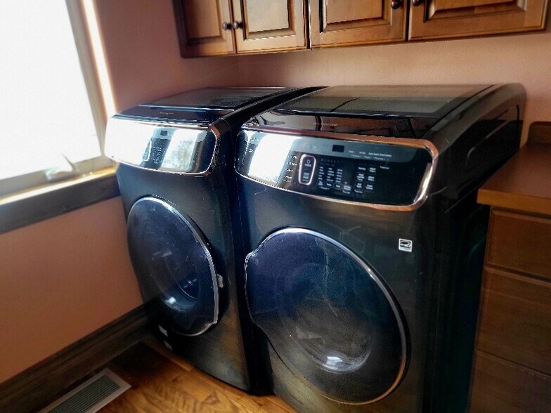 Building Photo - 135 Hideaway Dr