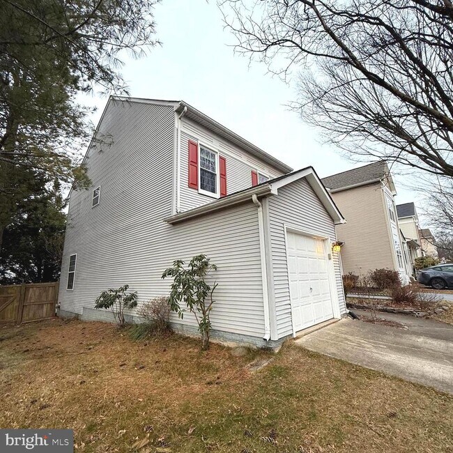 Building Photo - 13120 Misty Glen Ln