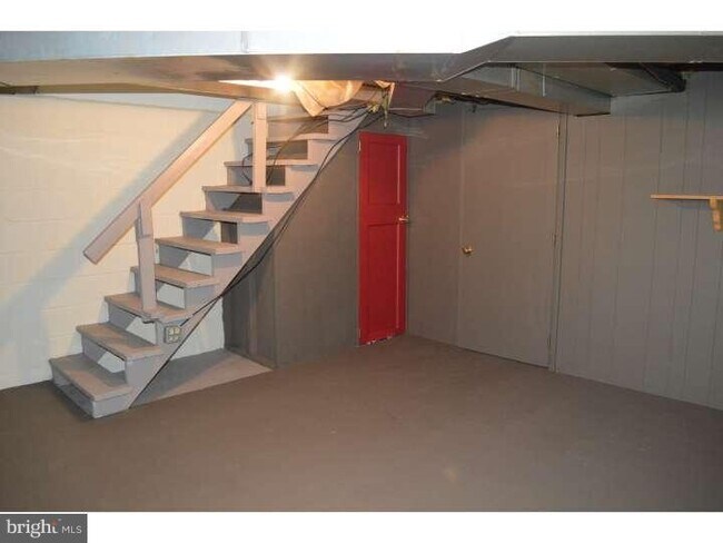 Building Photo - 1401 N Lincoln St