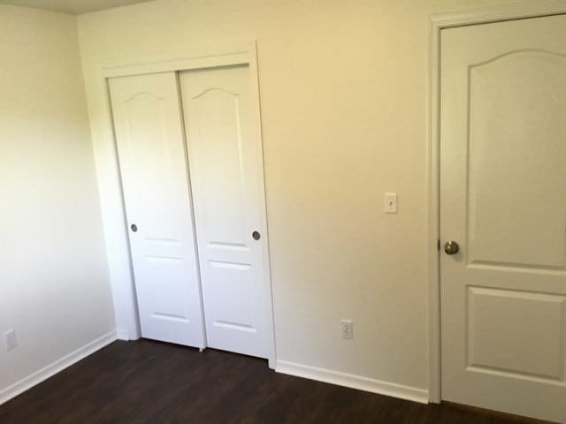 Building Photo - 410 S Saddlerock Ave