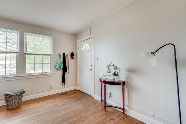 Building Photo - 388 Ashley Ave NE