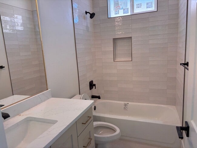 Building Photo - Brand New 4 bed 3 bath home in Desert Canyons