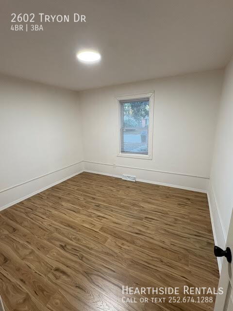 Building Photo - 2602 Tryon Dr