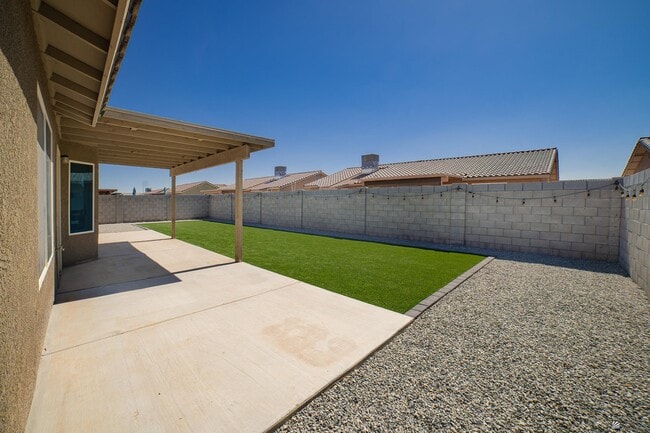 Building Photo - 4330 S Desert Willow Wy