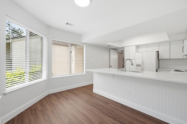 Building Photo - 114 Gleneagles Dr