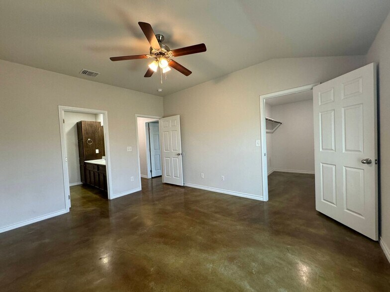 Building Photo - 108 Lowes Blvd