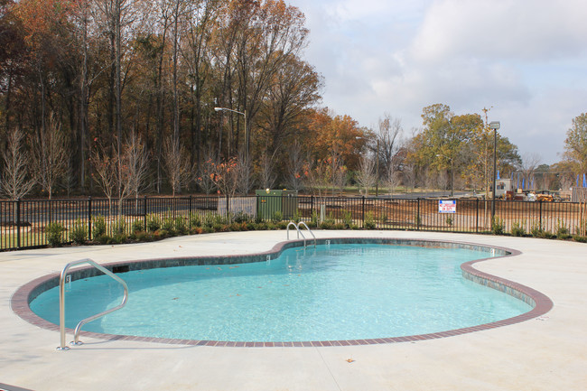 Swimming Pool - Valley Estates of Mabelvale