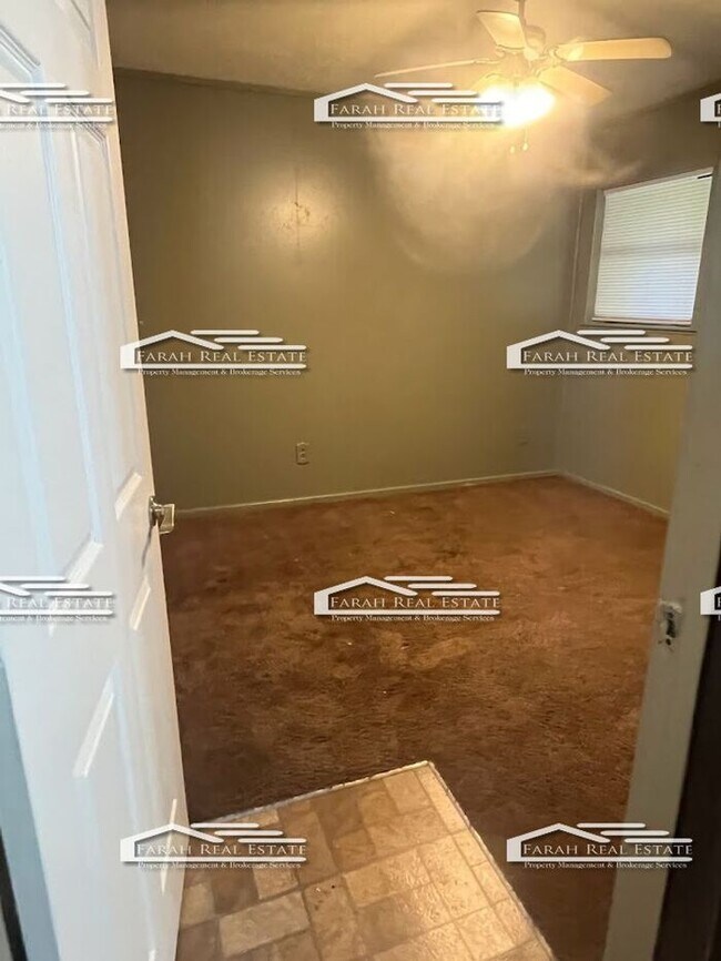 Building Photo - 2/1 Unit- Now Available, Fort Worrth TX!