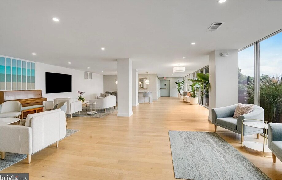 Building Photo - 501 Slaters Ln
