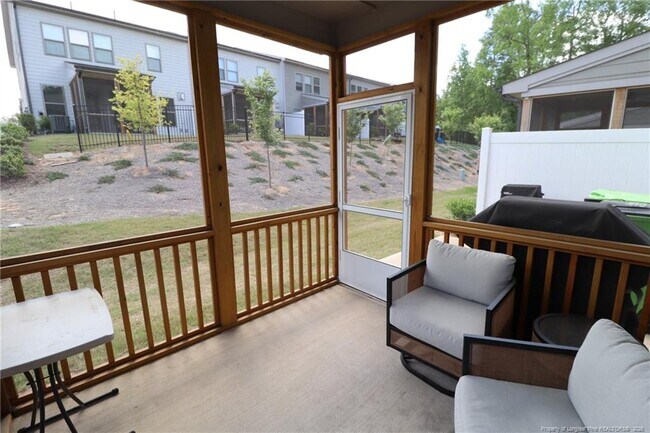 Building Photo - 2151 Maggie Vly Dr