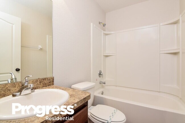 Building Photo - 2146 Mirasol Dr