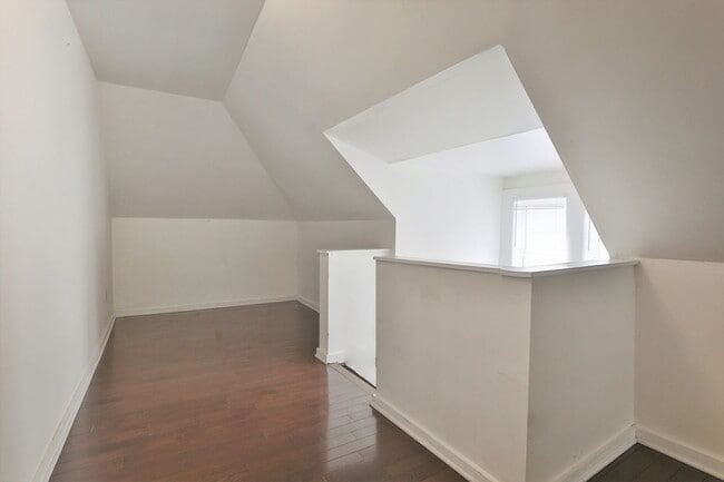 Building Photo - 5 Bedroom Right off of High St - OSU Campus
