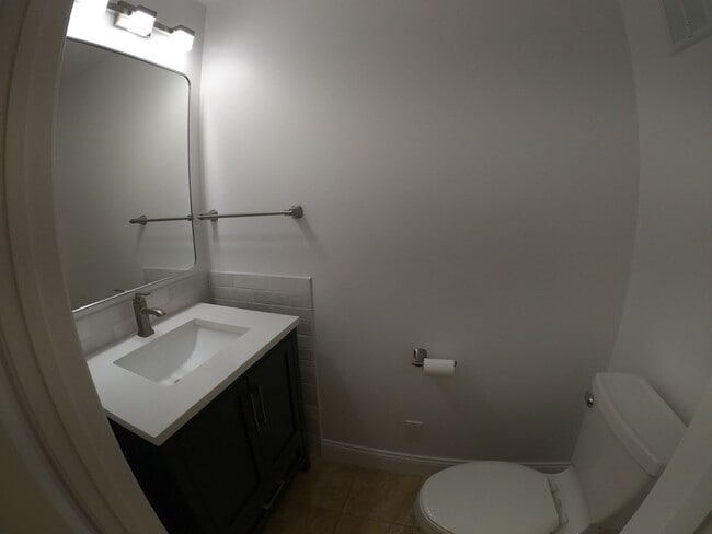 Building Photo - UPDATED TWO BED / TWO AND HALF BATH HEADLANDS CONDO WITH SWEEPING VIEWS