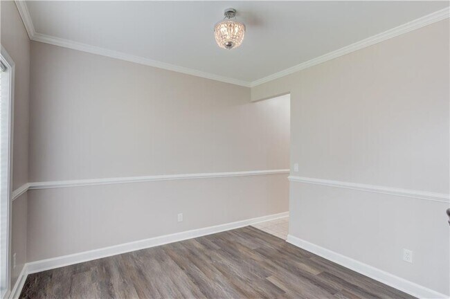 Building Photo - 3895 Kingsbrook Blvd