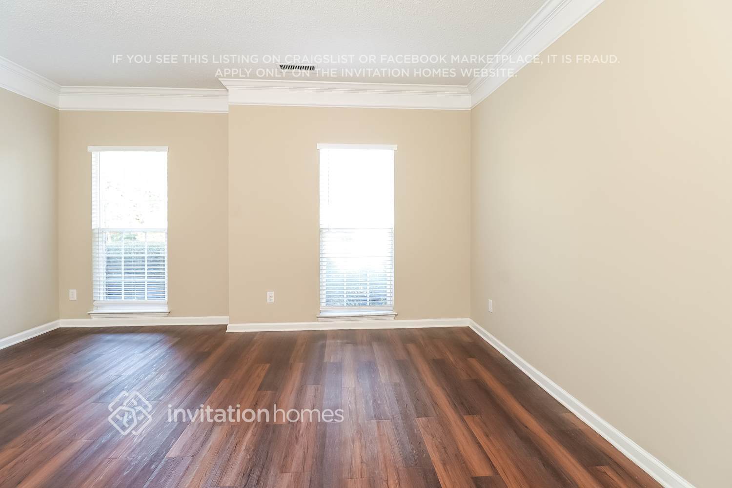 Building Photo - 9809 Dauphine Dr