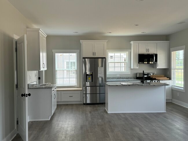 Building Photo - 420 S George Adams Rd